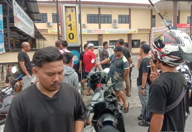  Massa IPK Geruduk Polres Pematangsiantar Desak Pelaku Pelecehan Seksual Segera Ditangkap