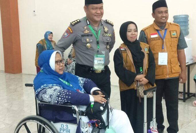  AKBP Herwansyah Putra Hadiri Pemberangkatan Jemaah Haji Kloter Delapan Asal Medan