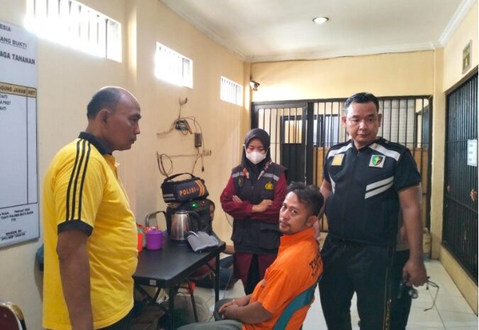 Pastikan Kondisi Tahanan Sehat, Sat Tahti Bersama Sie Dokkes Polres Batubara Rutin Cek Kesehatan Tahanan