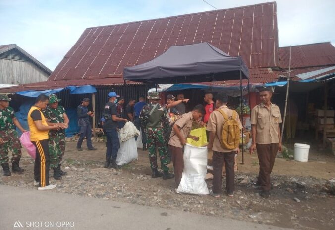 Kodim 1311/Morowali Bersama Polres dan Pemda Gelar Karya Bakti Pembersihan Pasar Tradisional