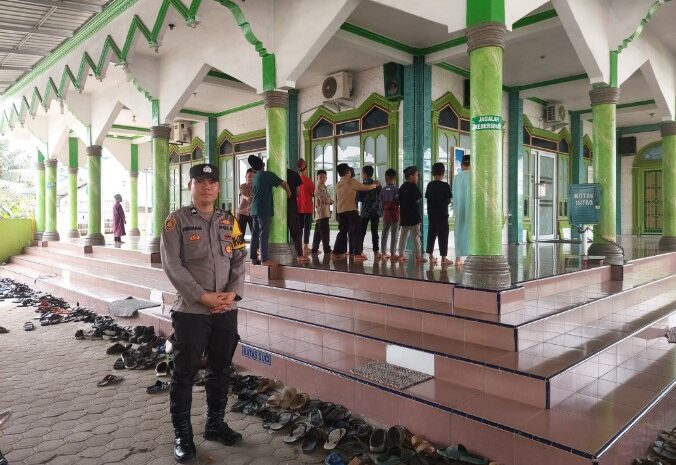 Polres Batubara Kawal Pengamanan Sholat Jumat