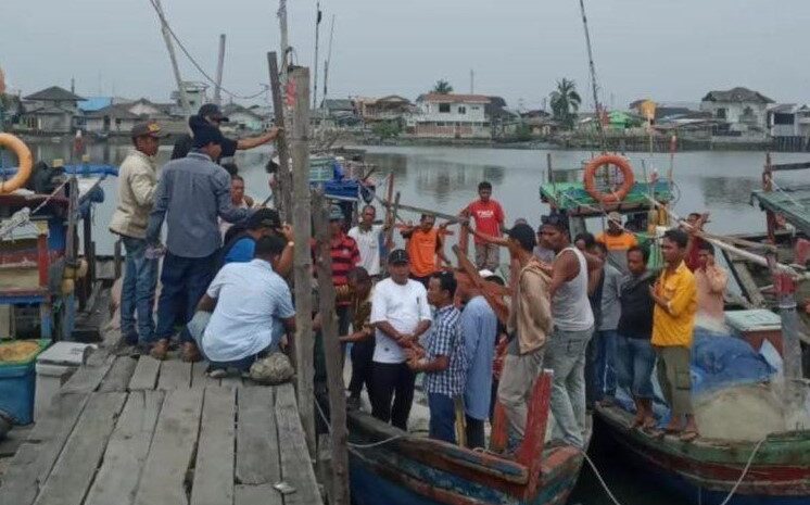  Belawan Memanas! Pukat Teri Gilas Zona Nelayan Tradisional