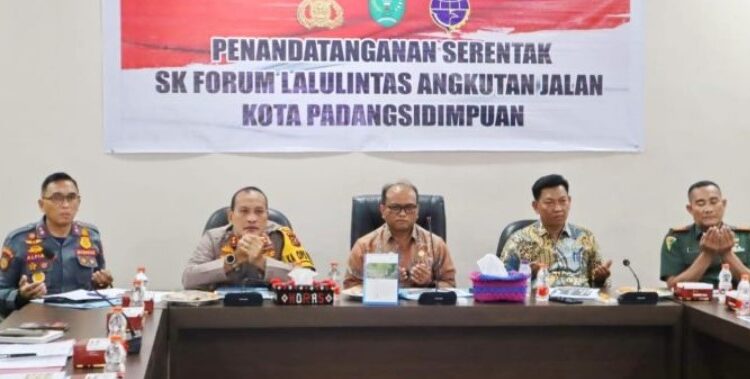 Kapolres Padangsidimpuan Hadiri Penandatanganan Serentak Surat Keputusan FLLAJ