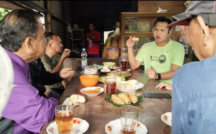  Makan Ubi dan Pisang Rebus, Inilah Warung Sederhana Dikunjungi Wabup Adlin Tambunan