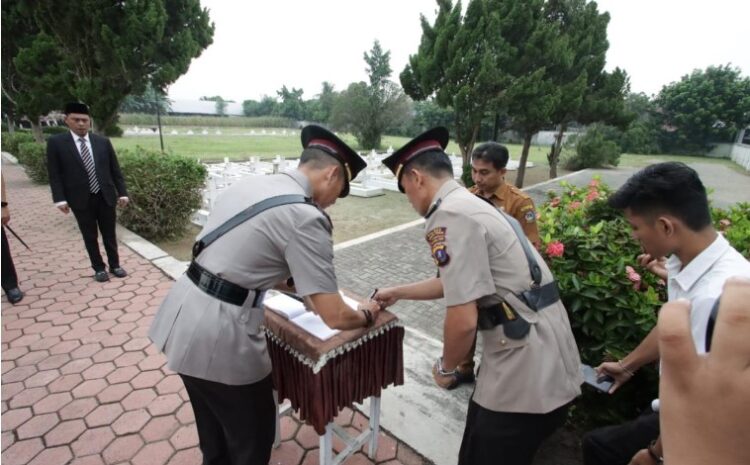  Kapolres Sergai Ziarah dan Tabur Bunga di Taman Makam Bahagia