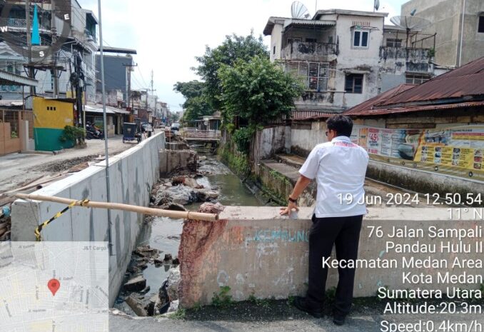  Dinas SDABMBK Medan Lakukan Percepatan Pengecoran Talud Pengerjaan Drainase Jalan Sampali