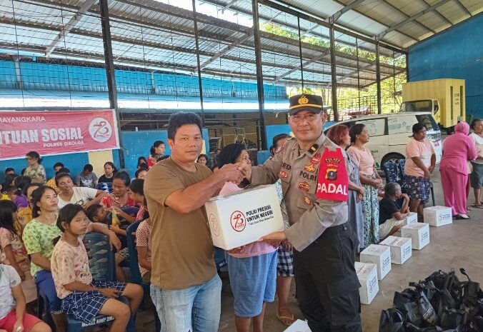  Polres Sibolga Secara Serentak Berikan 1000 Paket Bansos Kepada Warga