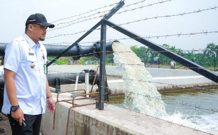  Pastikan Hasil Pekerjaan Berkualitas dan Berfungsi Baik, Bobby Nasution Tinjau Kolam Retensi Danau Laguna