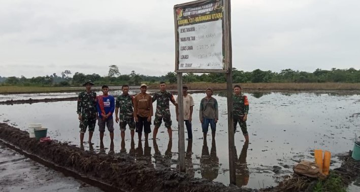  Para Babinsa Kodim 1311/Morowali Laksanakan Kegiatan Ketahanan Pangan di Desa Tirongan Atas dan Desa Posangke