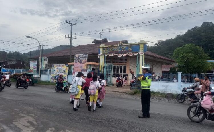 Polres Tapteng Gencarkan Strong Point Pagi Hari, Atur Lalu Lintas di Persimpangan Padat