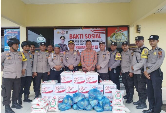  Polsek Tanjung Beringin Berikan Bantuan Sosial Dalam Rangka Hut Bhayangkara Ke-78