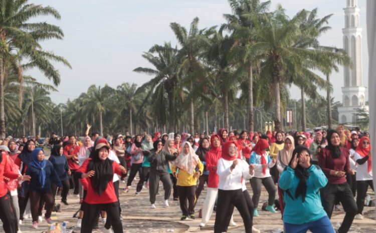  Senam Bersama di Alun-alun Sergai, Bupati Darma Wijaya: “Olahraga Tingkatkan Kesehatan Jasmani dan Rohani”