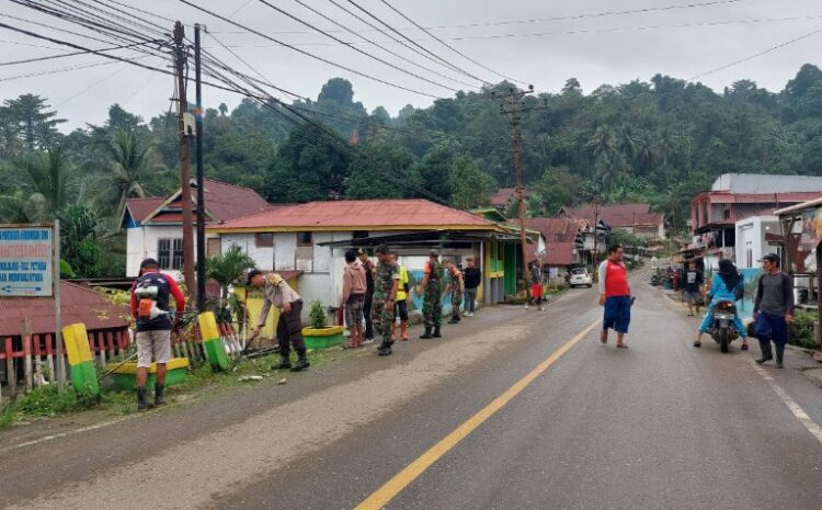  Kapten Inf Amrul Pimpin Kerja Bakti Kesiapan Kampung Pancasila di Desa Korolaki