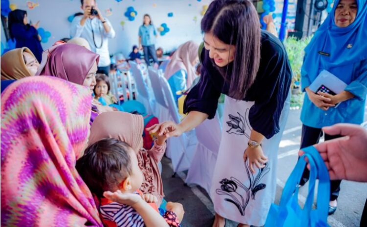  Peringatan HAN di Medan Petisah, Kahiyang Ayu Bagikan Bingkisan untuk Anak Stunting