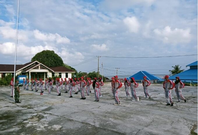  Persiapan Hut RI Ke-79 Tahun 2024, Babinsa Koramil 1311-07 Menui Kepulauan Laksanakan Pelatihan Paskibra di Kecamatan Menui