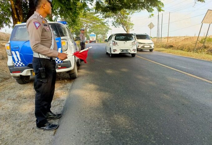  Satlantas Polres Batubara Laksanakan Patroli Kibas Bendera Cegah Pelanggaran Lalulintas