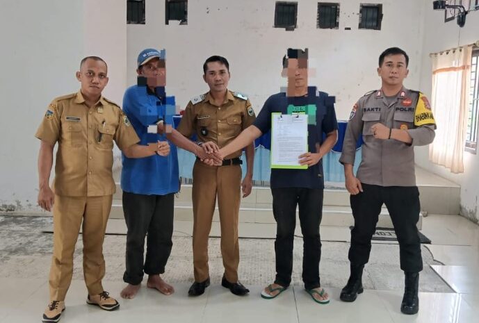  Bhabinkamtibmas Polres Morowali Bersama Kepala Desa Tangani Masalah Ternak Berkeliaran