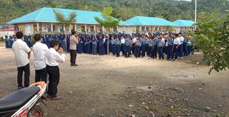  Polres Morowali Gelar Penyuluhan di SMPN 1 Bungku Tengah