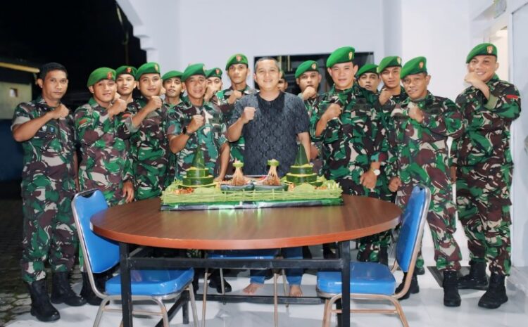 Dandim 1311/Morowali Beserta Jajaran Berikan Surprise Nasi Tumpeng dalam Rangka Hut Ke-78 Bhayangkara