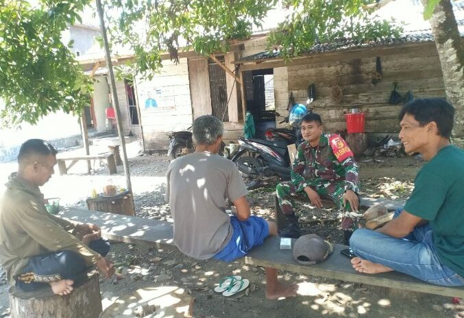 Babinsa Kodim 1311/ Morowali Gelar Anjangsana dan Komsos di Desa Tambale