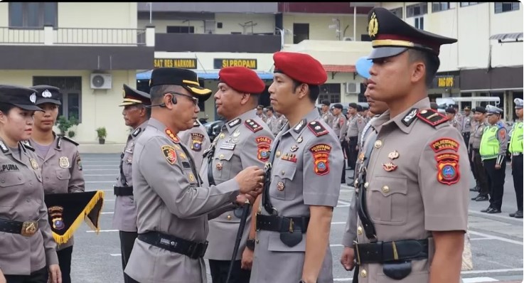  Polrestabes Medan Gelar Sertijab, Satres Narkoba Kini Dinahkodai Kompol Adrian Rizky Lubis