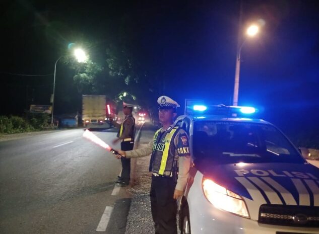  Satlantas Polres Batubara Galakan Patroli Blue Light Malam di Sejumlah Lokasi Rawan Macet dan Kecelakaan