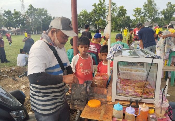  Satu Jam 600 Tusuk Ludes, Anto Ucapkan Terimakasih Kepada Darma Wijaya – Adlin Tambunan