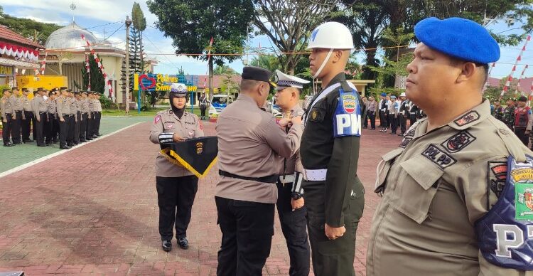  Kapolres Simalungun Pimpin Apel Gelar Pasukan Ops Patuh Toba 2024