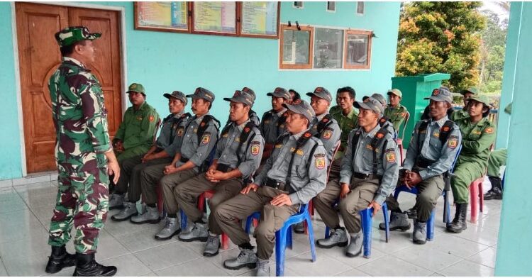  Tingkatkan Kemampuan Linmas, Babinsa Koramil 1311-08/Soyo Jaya Berikan Pembinaan dan Pelatihan PBB