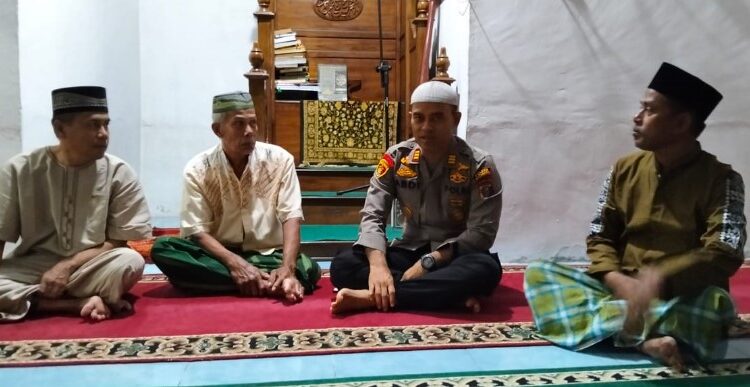  Ciptakan Kondusifitas Kamtibmas, Kapolsek Medang Deras Cooling System Shalat Subuh Berjemaah