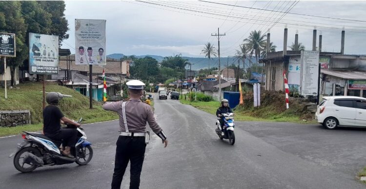  Antisipasi Kemacetan, Satlantas Polres Pakpak Bharat Aktif Laksanakan Strong Point