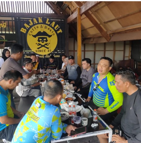  Cooling System Jelang Pilkada Serentak 2024, Kapolres Batubara Turun Sambangi Para Tokoh dan Masyarakat di Pantai Sejarah