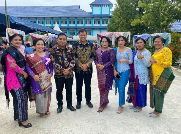  Wabup Adlin Tambunan Hadiri Pesta Pembangunan GKPS Desa Pon