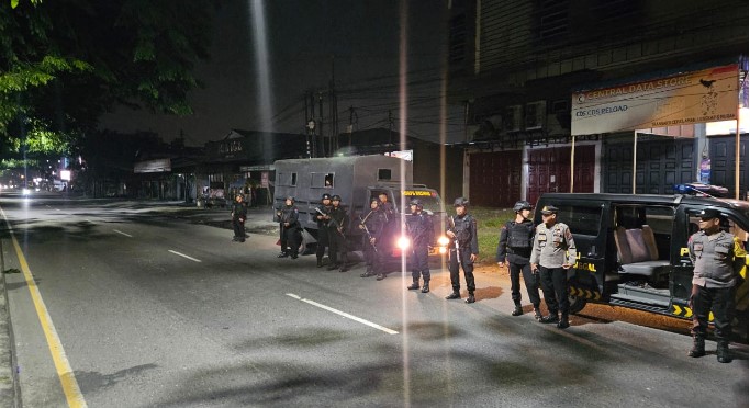  Personil Den 45 Anti Anarkis Sat Brimobda Sumut Patroli Kamtibmas di Kota Medan