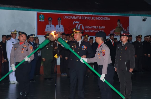  Kapolres Sibolga Irup Apel Kehormatan dan Renungan Suci Peringati Hut RI Ke-79