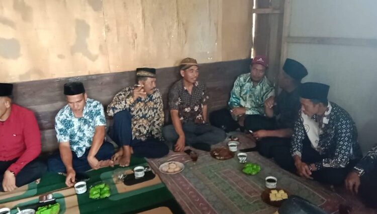  Babinsa Koramil 1311-08/Soyo Jaya Laksanakan Komsos dan Hadiri Undangan Warga Dusun 2 Desa Malino Jaya