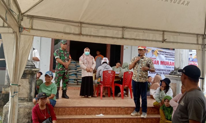  Babinsa Kodim 1311/Morowali Laksanakan Pendampingan Pasar Murah di Gedung Serbaguna Desa Beteleme