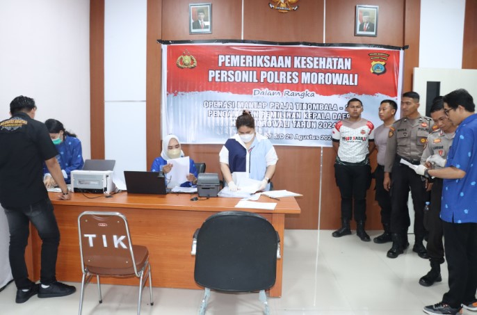  Polres Morowali Gelar Pemeriksaan Kesehatan Personel Untuk Kesiapan Pengamanan Pilkada 2024