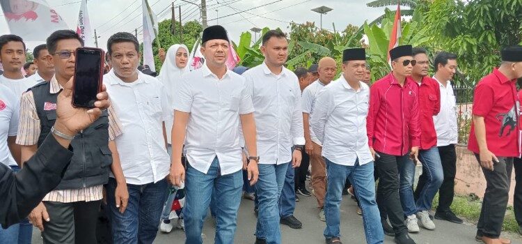  Ribuan Relawan dan Simpatisan Pendukung Antarkan Zahir- Aslam Mendaftar ke KPU Batubara