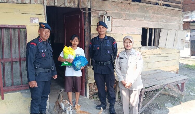  Personil Den Gegana Sat Brimob Polda Sumut Laksanakan Bakti Sosial Jum’at Berkah