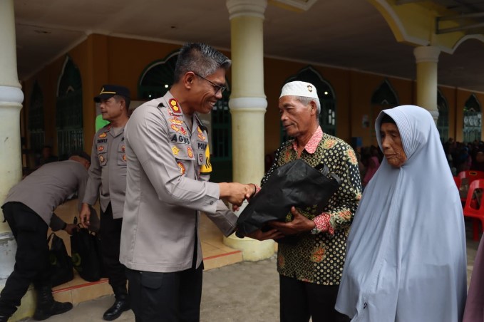  Gelar Bakti Sosial dan Cooling System di Desa Pasi, Ini Harapan Kapolres Dairi Kepada Masyarakat