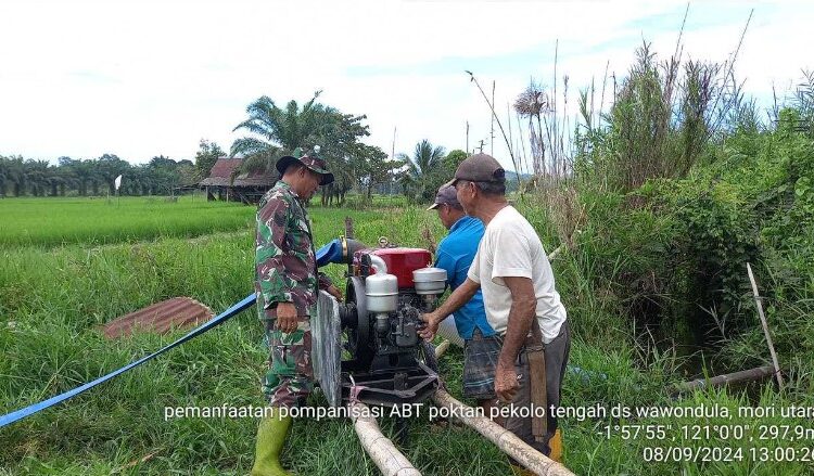  Babinsa Kodim 1311/Morowali Utara Uji Coba Pemanfaatan Bantuan Mesin Pompanisasi Untuk Poktan Pekolo Tengah