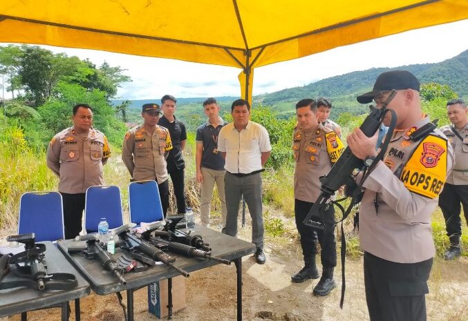  Asah Kemampuan, Kapolres Pakpak Bharat Ajak Personil Latihan Menembak