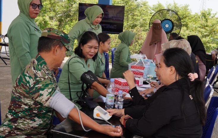  Kodim 1311/Morowali Gelar Bakti Sosial Donor Darah dan Pemeriksaan Kesehatan di Hut Ke-79 TNI