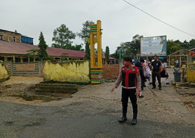  Berikan Pelayanan Prima Kepada Masyarakat, Personil Polres Pakpak Bharat Laksanakan Strong Point