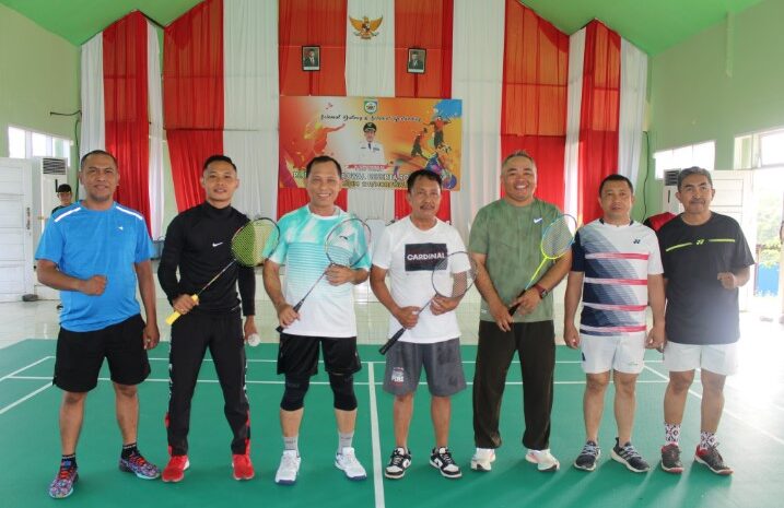  Pj Bupati Morowali dan Dandim 1311 Gelar Olahraga Bulutangkis di GOR Kodim 1311/Morowali