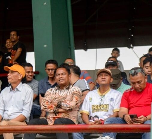  Pasangan Calon Bupati dan Wakil Bupati Sergai Nomor Urut 1 Hadiri Pertandingan Sepak Bola Korpri