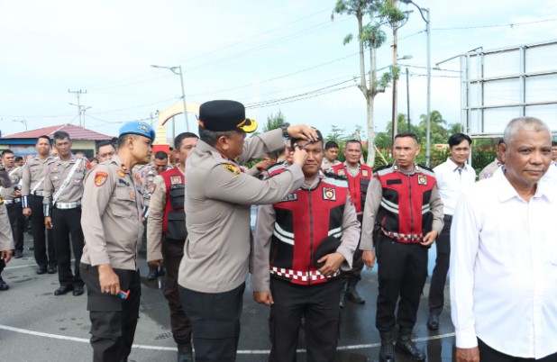  Polres Pelabuhan Belawan Laksanakan Gaktibplin Personil, Periksa Sikap Tampang dan Senjata Api Dinas