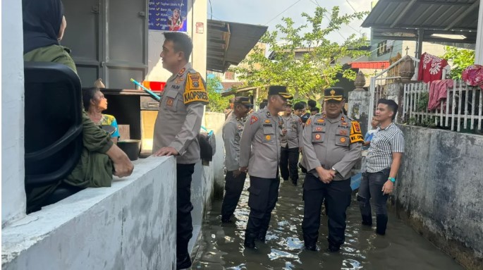  Binjai Dilanda Banjir, Kapolres Ulurkan Bantuan