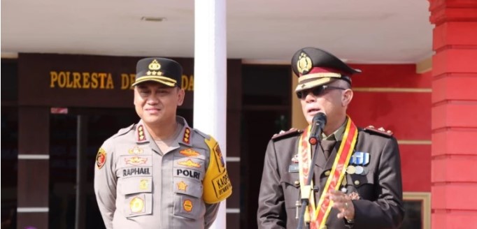  Kapolresta Deli Serdang Pimpin Upacara Pelepasan Purna Bakti Personel